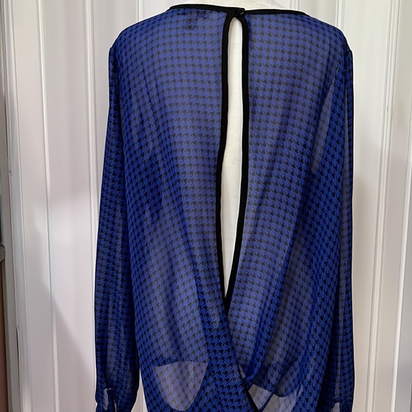 Democracy royal blue/black houndstooth with black trim, sheer oversized blouse L - Picture 4 of 6